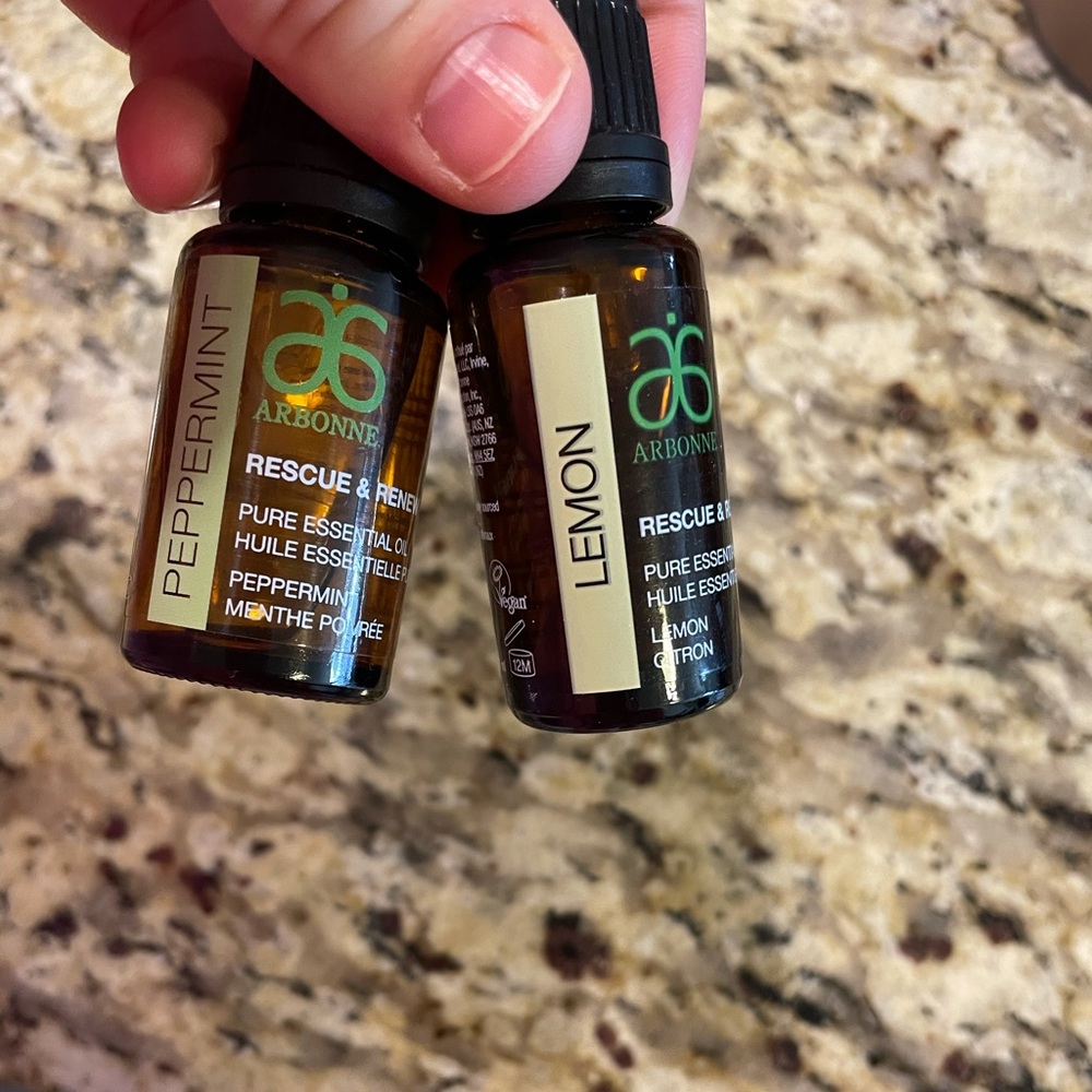 Lemon and peppermint arbonne essential oils